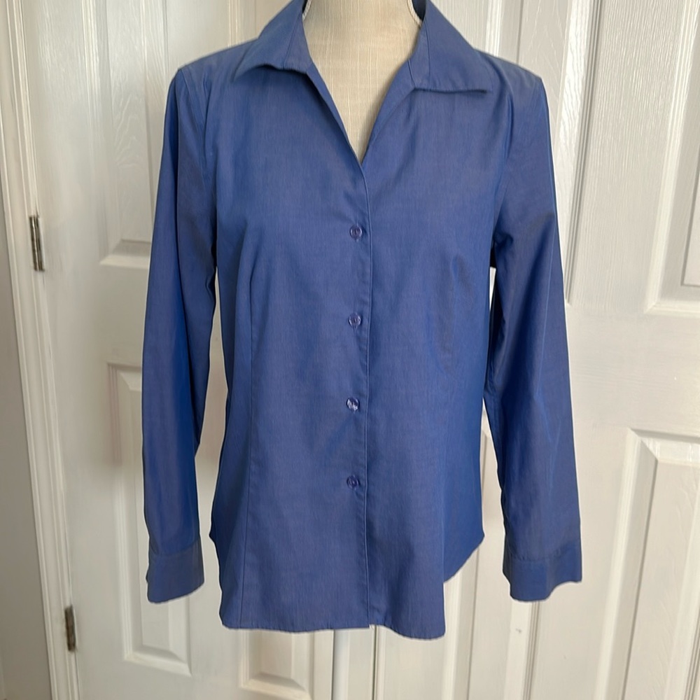 Jones New York Botton up shirt